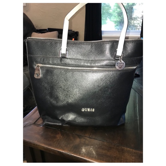 Guess handbag - Picture 1 of 6